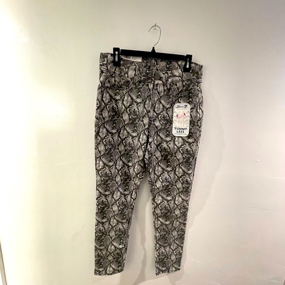 seven7 tummy less - Picture 1 of 5